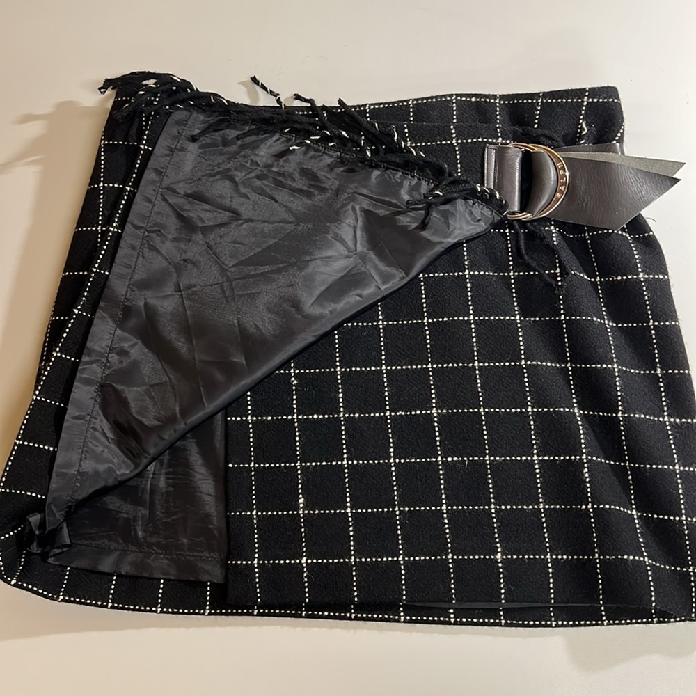 EUC Ralph Lauren Black Windowpane Mini Skirt with Buckle & Fringe - Picture 7 of 9